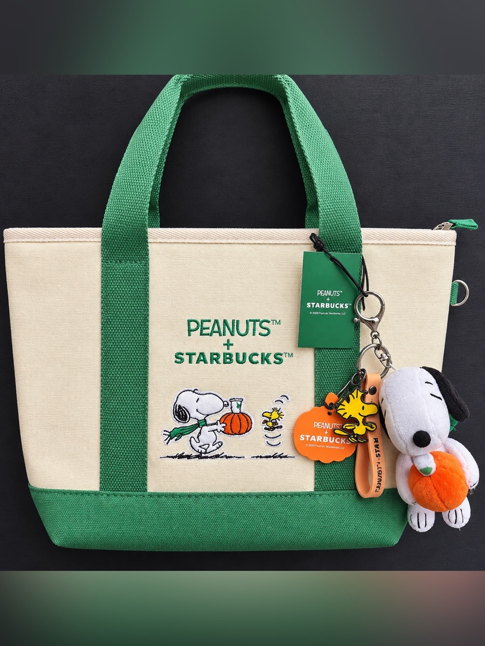 Starbucks Peanuts Canvas Tote with Character Snoopy Keychain